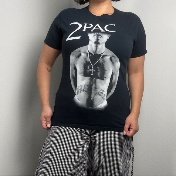 Tops - ⚪️ 2PAC Graphic Black T-Shirt